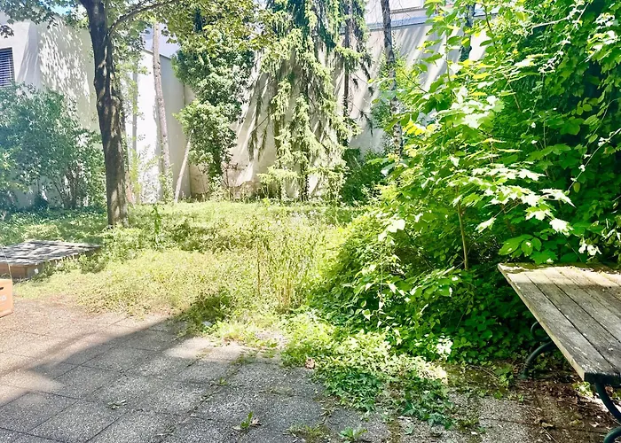 4 Bedroom Stylish With Backyard * Vienne